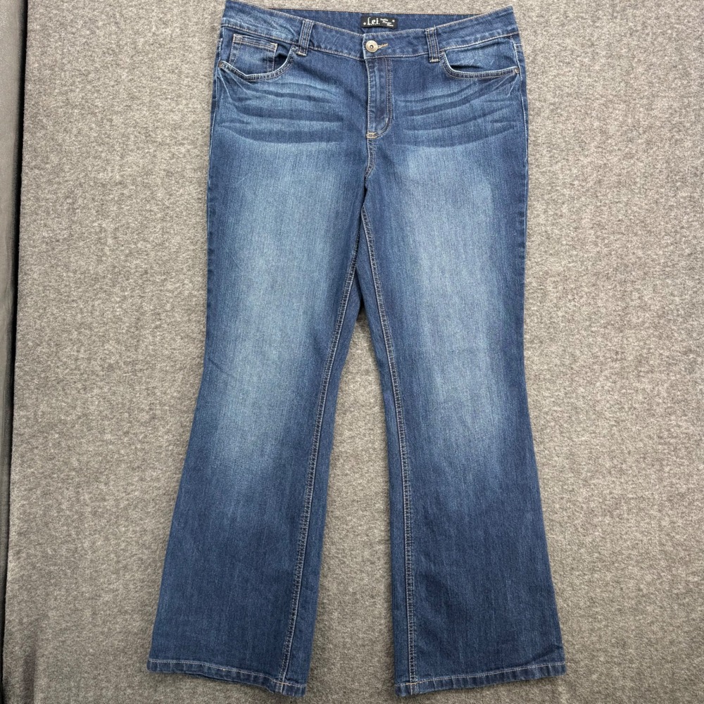 LEI Sophia Hipster Flare Jeans Womens 17 Blue Medium Wash Stretch Mid Rise Y2K